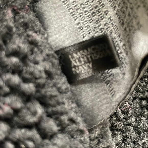 LEVI’S Sherpa Lined Two Pocket Hoooded Trucker Jacket - Picture 14 of 14